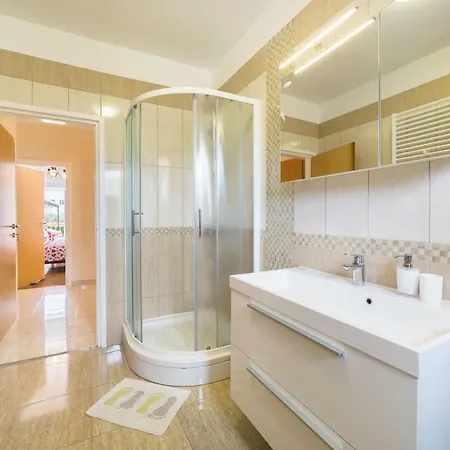 Sea Apartment *